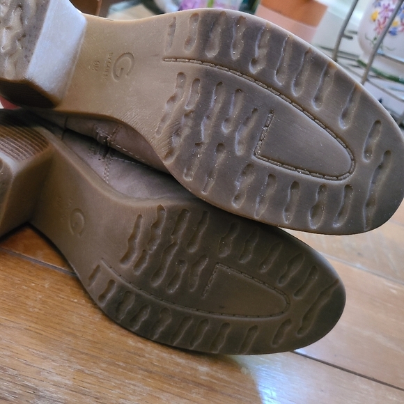 G by Guess Lezlee Zip Up Boots Tan Beige Size 9 - Picture 9 of 13